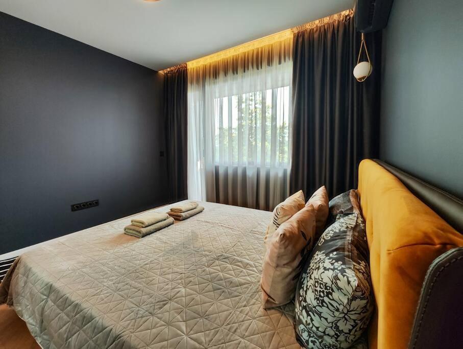 Topaz Beachfront Apartment Varna Esterno foto